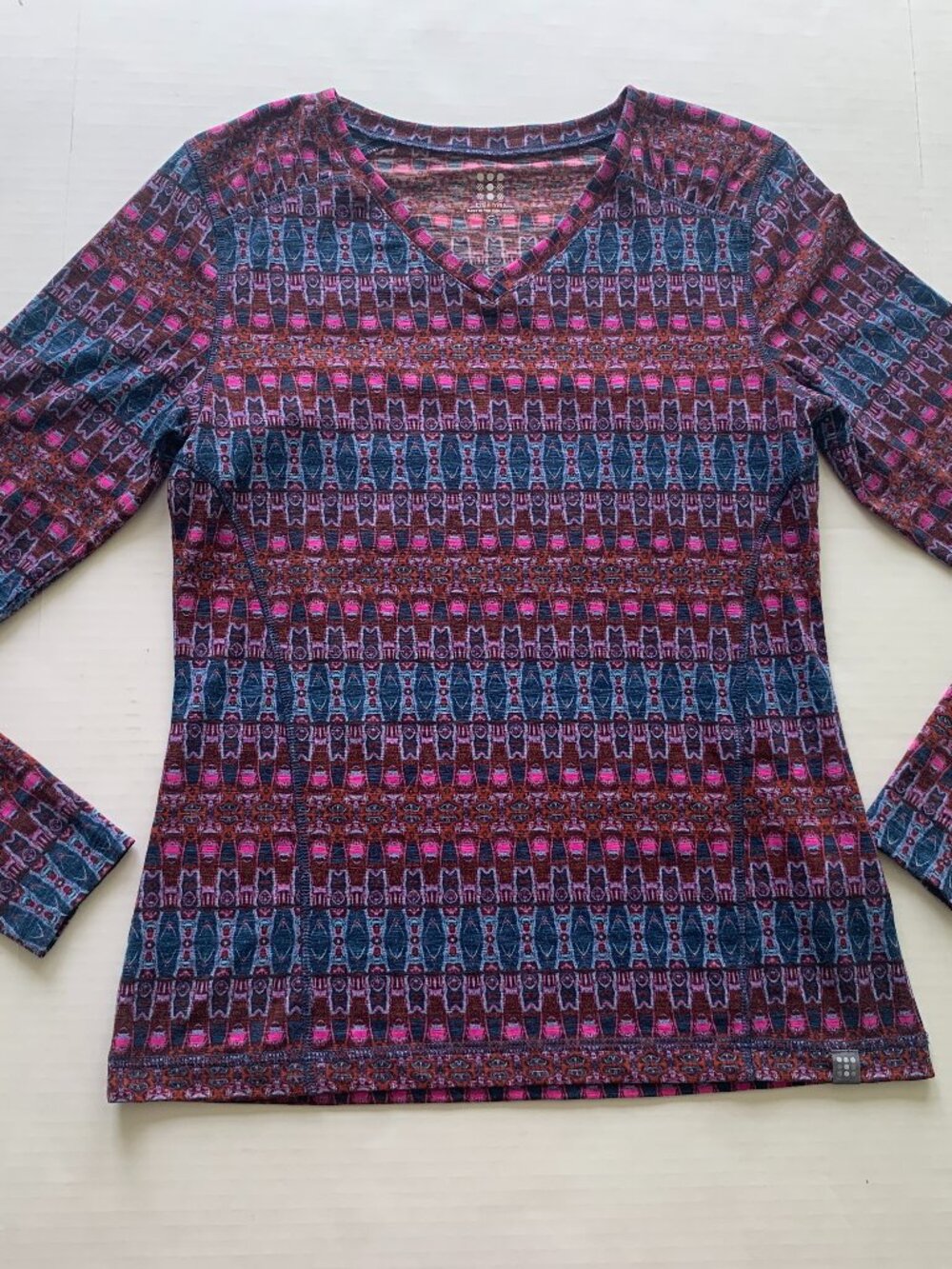 Title Nine Long Sleeve V-Neck Active Top Pink Blue Geometric Print Women’s Sz S